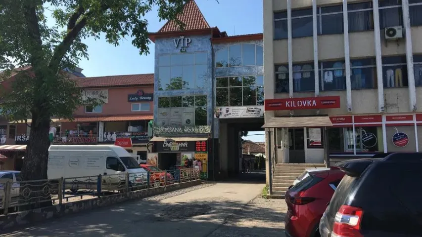 Продаеться діючий торговий центр , VIP, у центі м. Іршава