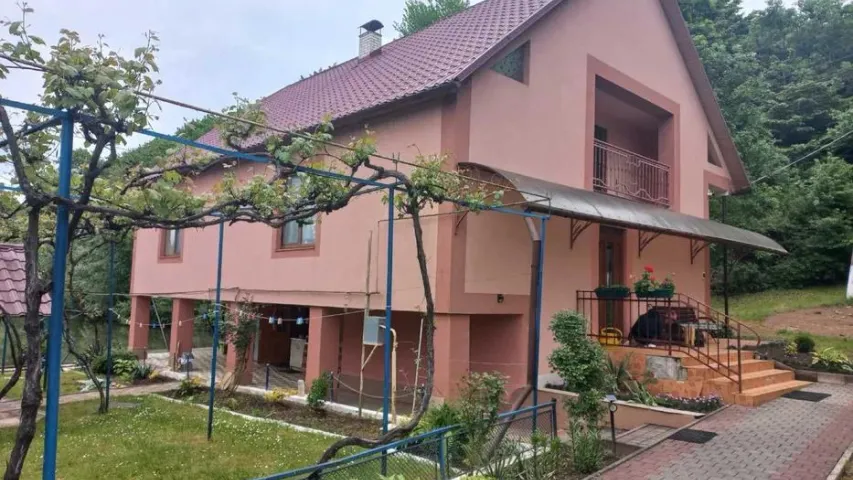 Продаж відпочинково-виробничого комплексу в м.Іршава