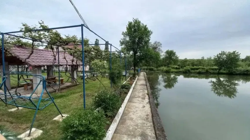 Продаж відпочинково-виробничого комплексу в м.Іршава