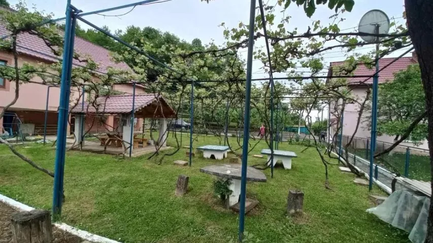 Продаж відпочинково-виробничого комплексу в м.Іршава